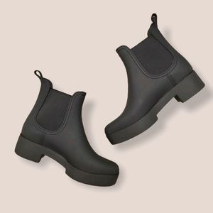 NWOT Jeffrey Campbell Hydra Platform Chelsea Boot